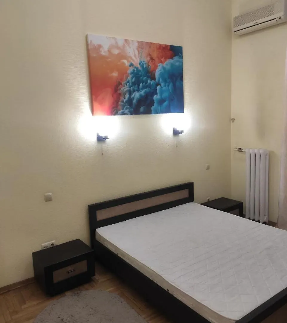 Апартаменти 3-Кімнатні В Центрі, Метро Театральна Kyiv