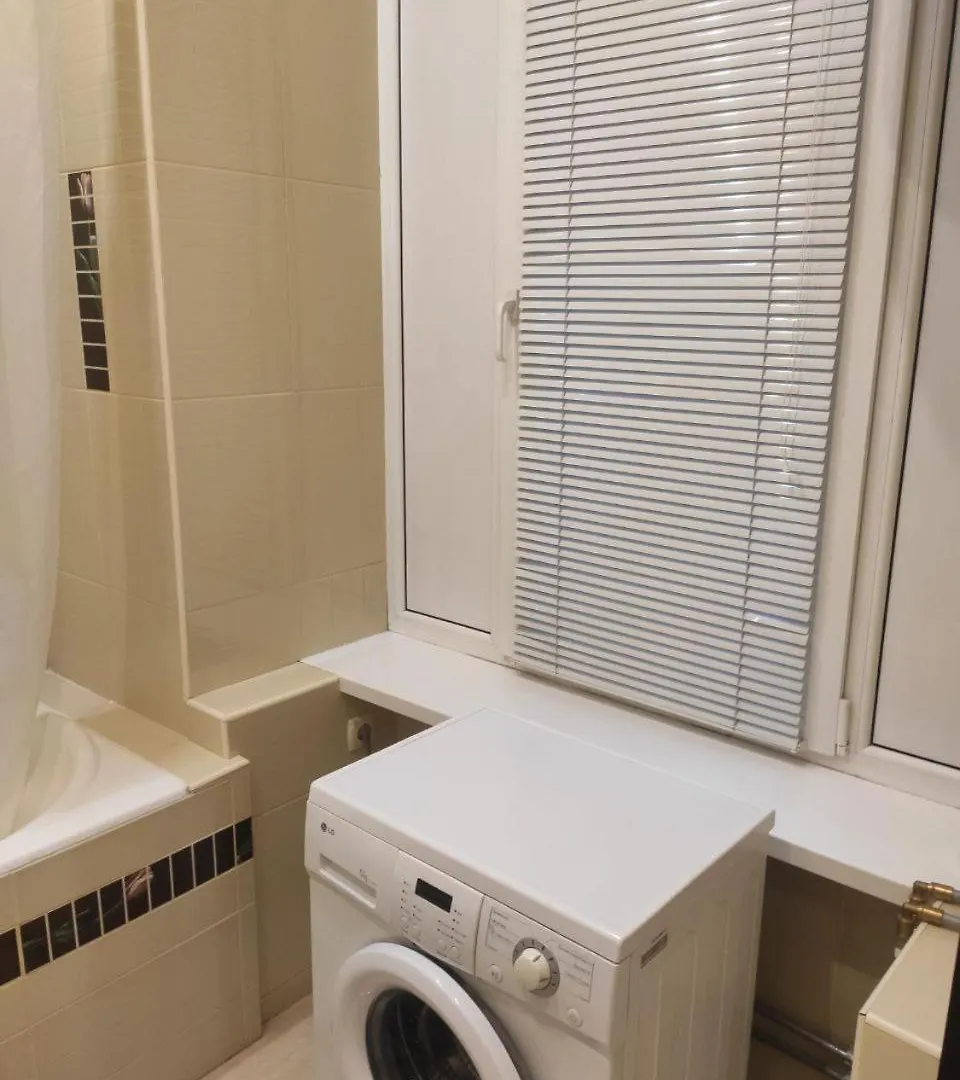 Апартаменти 3-Кімнатні В Центрі, Метро Театральна Kyiv Apartment
