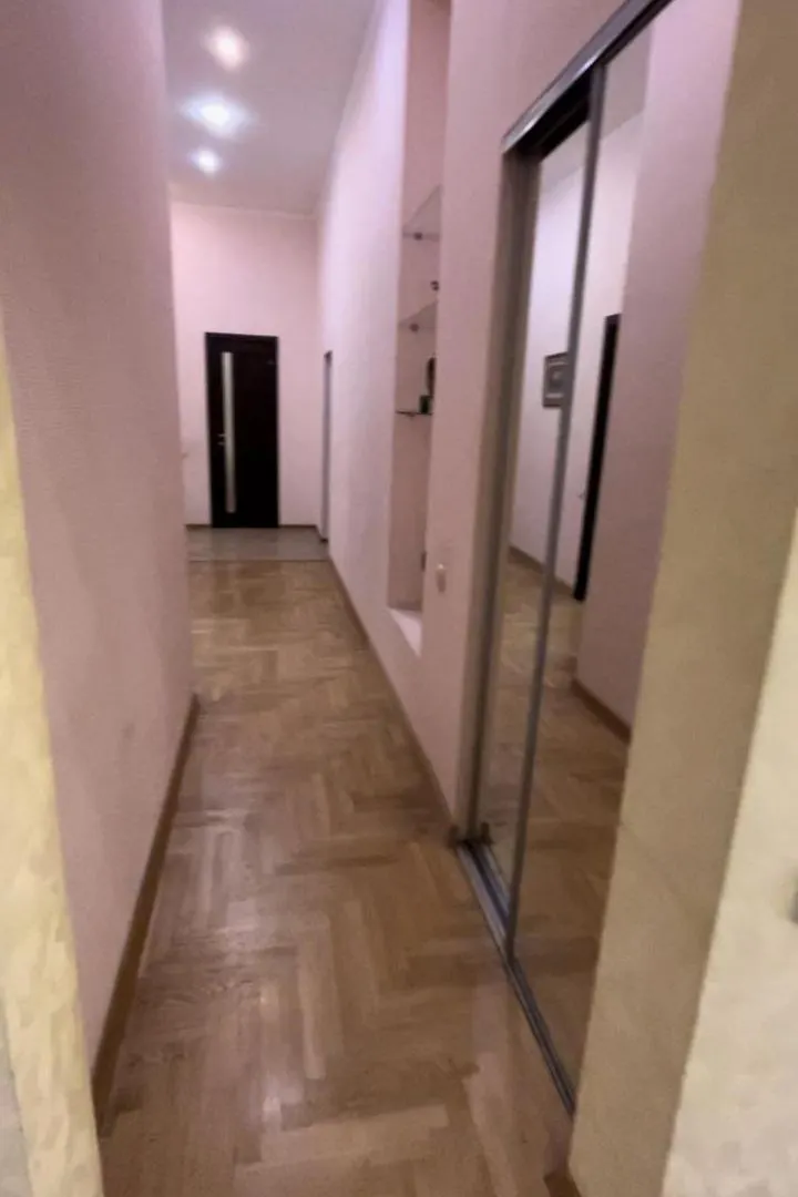 Apartment Апартаменти 3-Кімнатні В Центрі, Метро Театральна Kyiv Ukraine