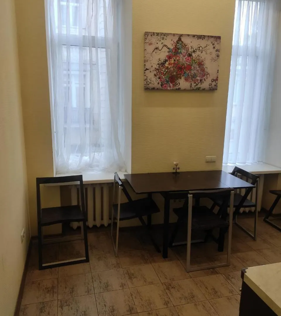Апартаменти 3-Кімнатні В Центрі, Метро Театральна Kyiv Apartment