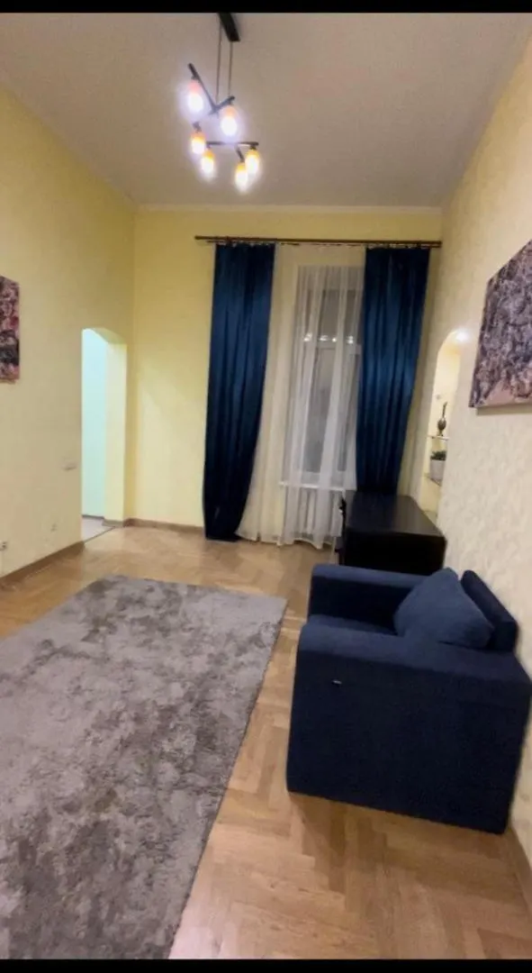 Apartment Апартаменти 3-Кімнатні В Центрі, Метро Театральна Kyiv